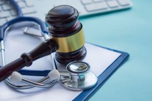 Read more about the article A ILEGALIDADE DE NEGATIVA DE COBERTURA DOS PLANOS DE SAÚDE EM INTERNAÇÕES HOSPITALARES